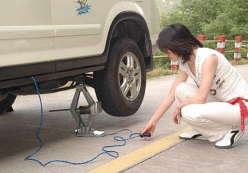 Bộ dụng cụ nâng xe hơi dùng điện JW-01A
